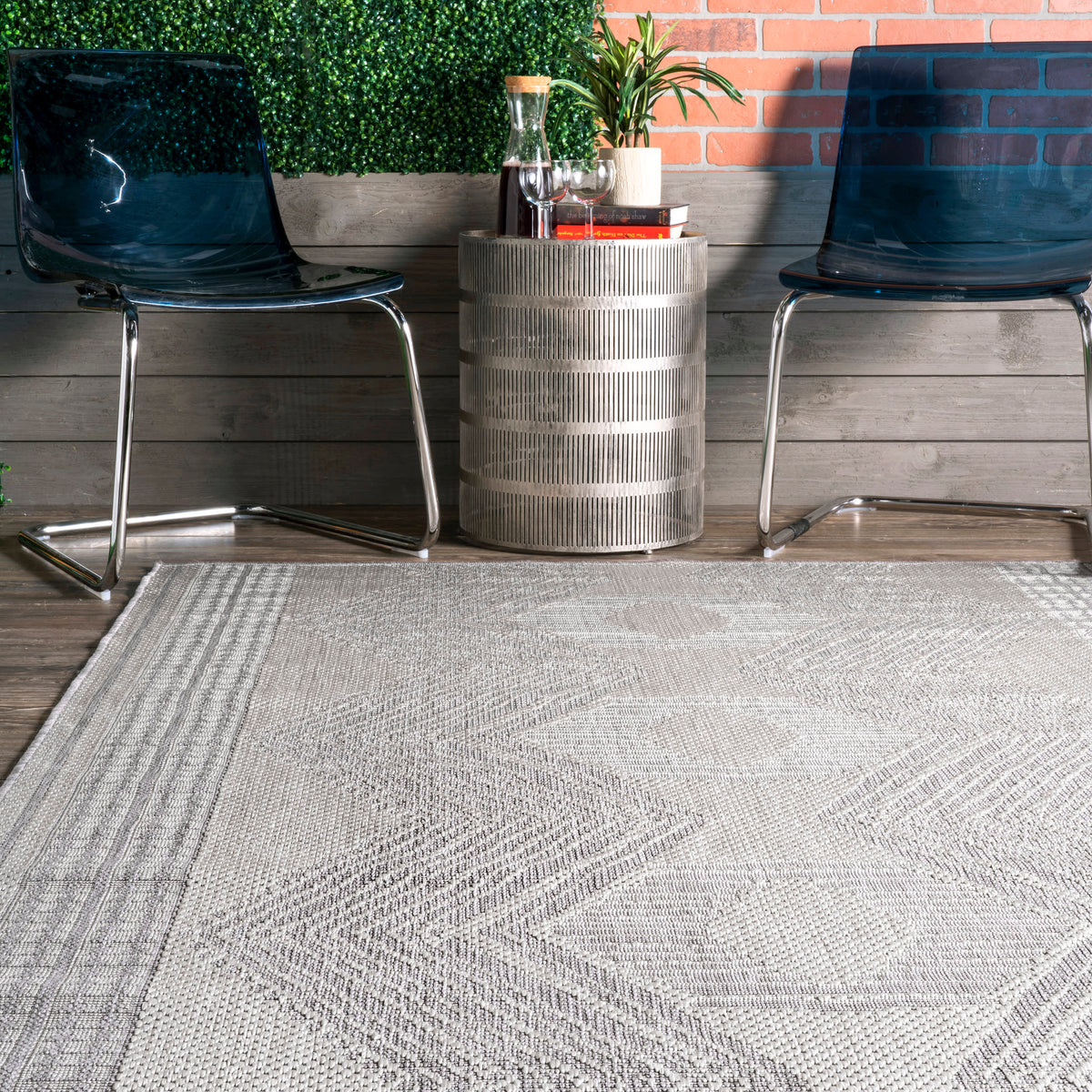 Iris Totem Indoor/Outdoor Flatweave Rug | Light Grey