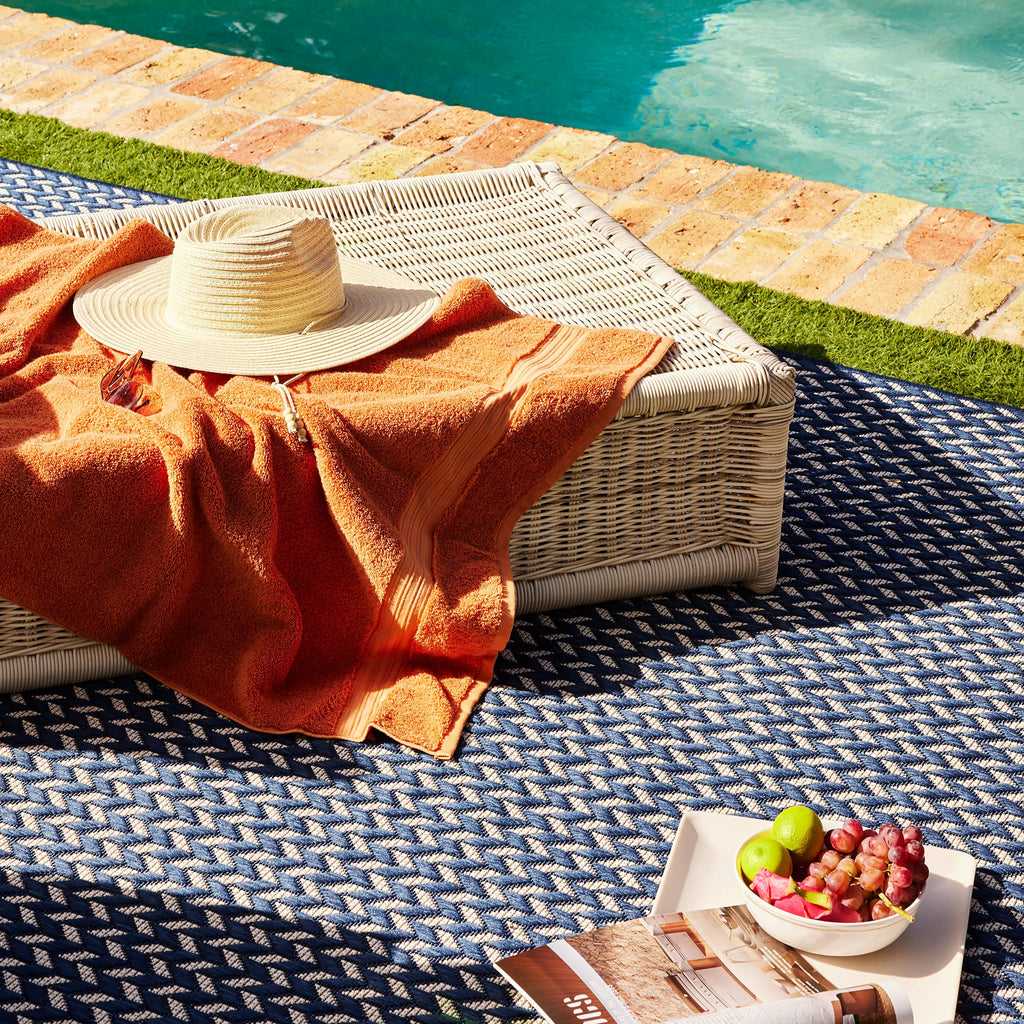Taraji Herringbone Indoor/Outdoor Rug | Navy